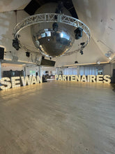 Load image into Gallery viewer, Lettres et chiffres lumineux géants